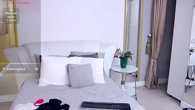 ElenaJuarez on StripChat 