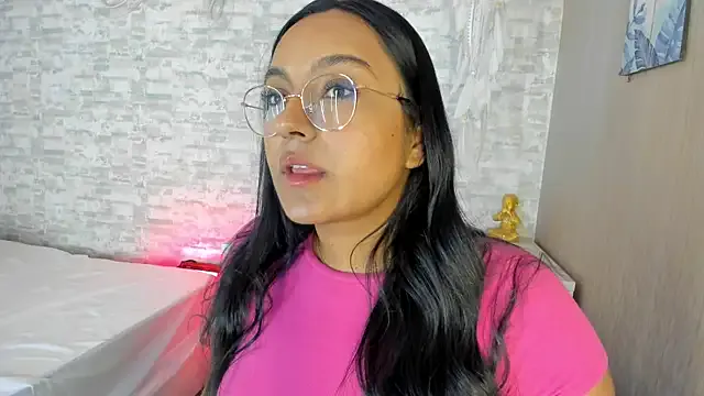 ellamontoya on StripChat 