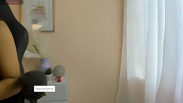 Emiily_bliss on StripChat 