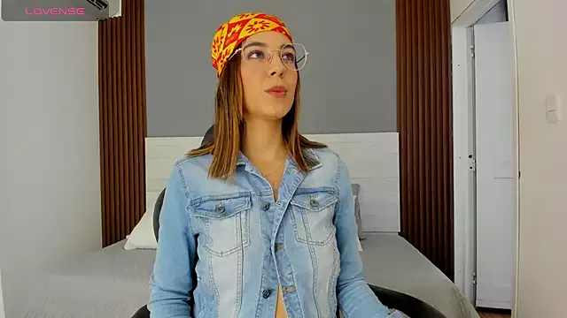Emmy_Meadows on StripChat 