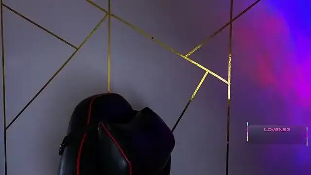 Hollyxx_ on StripChat 