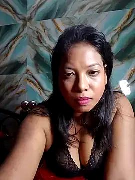 Freechat hornyzinia123 on StripChat