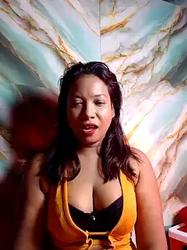 Freechat hornyzinia123 on StripChat