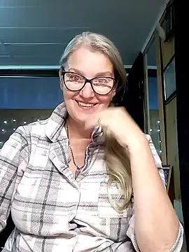 irinamaux on StripChat 