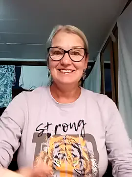 irinamaux on StripChat 