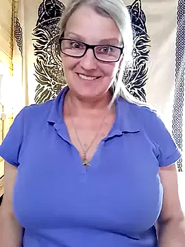 irinamaux on StripChat 