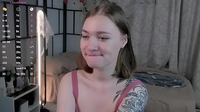 JinnySitts on StripChat 