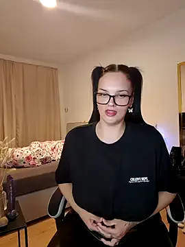 JUJUICY- — Heels +vid 