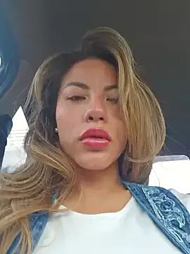 Karen_San_Miguel — play whit niples here 