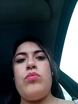 Lesly_10- on StripChat 