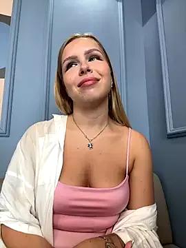 Liza_risky on StripChat