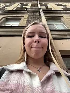 Liza_risky on StripChat