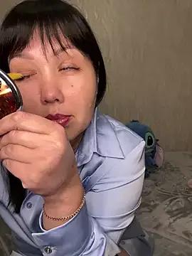 Love__Mom — Show my tits 