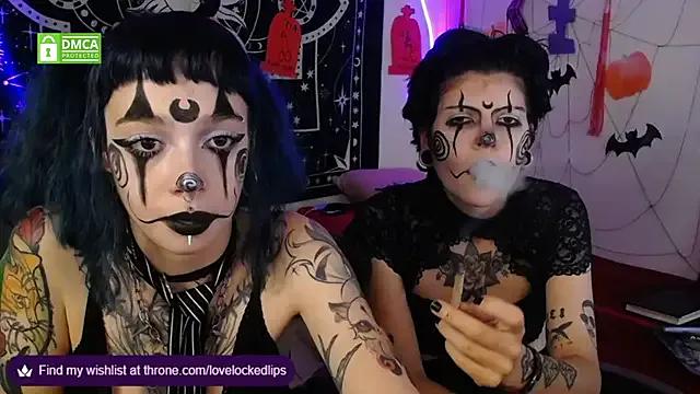 lovelockedlips on StripChat