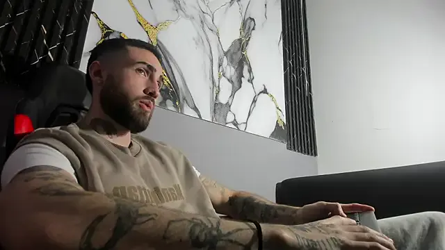 Luke_davis01 — ALL NAKED LUKE! 
