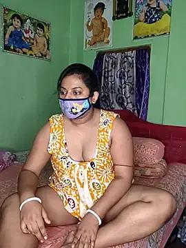 MAGGO-11 — Boobs suck