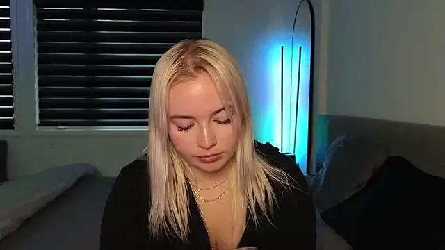 margot_robbie7 on StripChat