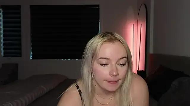 margot_robbie7 on StripChat