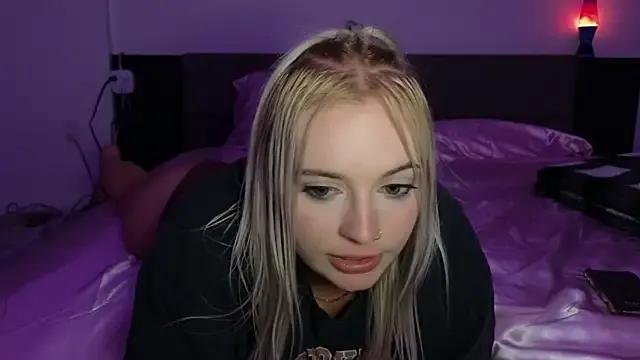 margot_robbie7 on StripChat