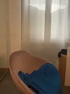 Missmilawild — It's my birthday today&Show pussy