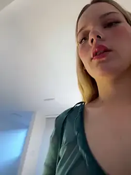 NicoleCut — fuckmachine + plug anal 11/33/66