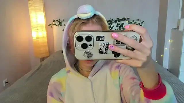 Pink_Lila18 — Show tongue