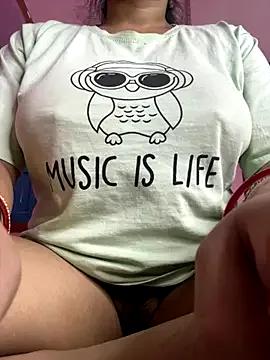 Priyajaanbaby on StripChat