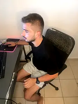 RoroLimoon on StripChat