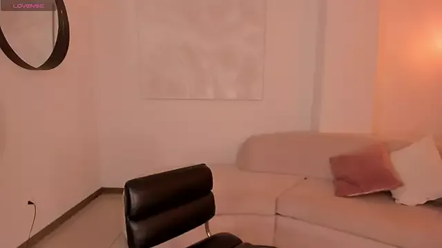 SamanthaConnorX on StripChat 