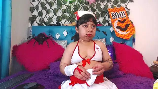 SARAWILLS on StripChat 