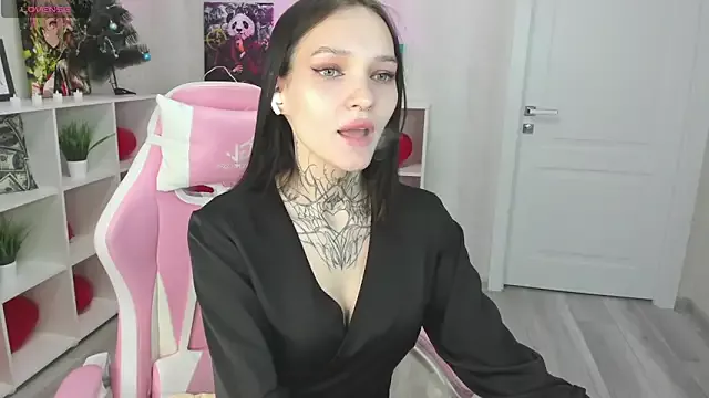 Selena_Sharp on StripChat 