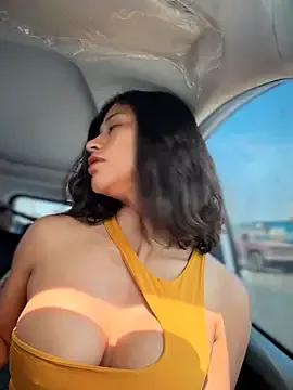 sexi_noemi — anal plug + walk