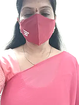 shivani27 — Gold chain