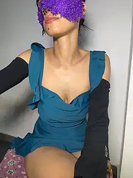 SingleHornet on StripChat