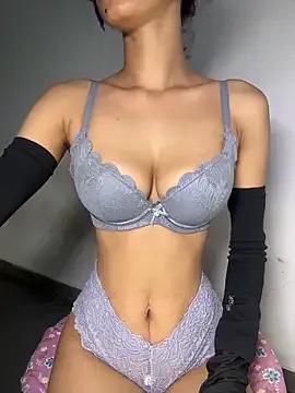 SingleHornet on StripChat