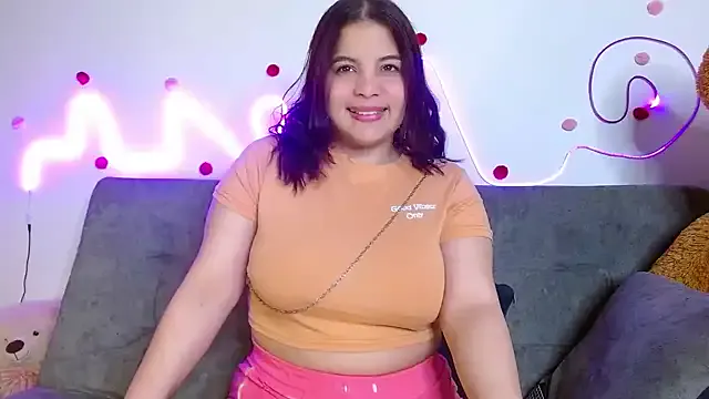 sophia_cute1_1 — Sophi bounces tits