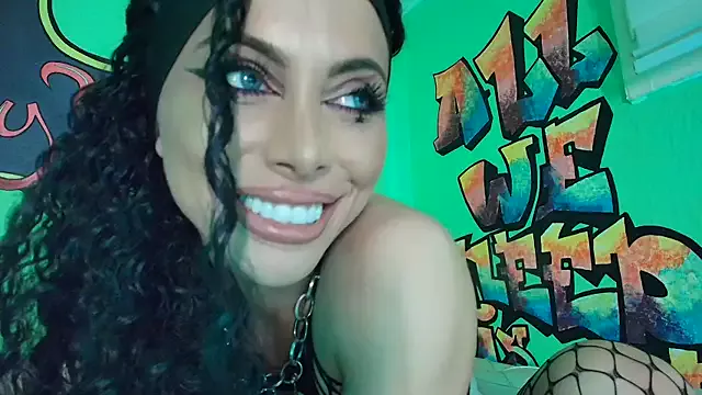 TamaraSavage on StripChat 