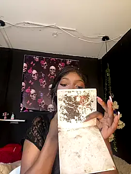 TIFFANYYSTAR on StripChat