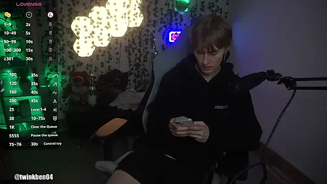 twinkben — STRIP OFF CLOTHES ;)