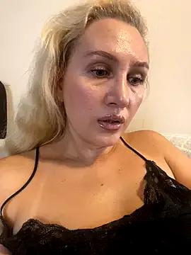 YourBlondee on StripChat