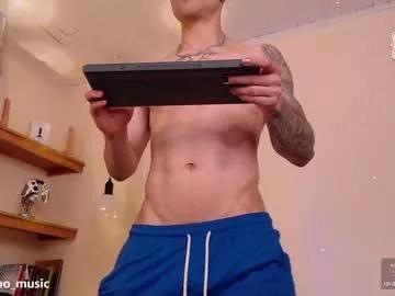 latin_green_eyes_ from Chaturbate is Freechat