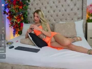 Girls: Stay up-to-date with the latest immersive cam streams gallery and try the most sensual entertainers flaunt their aroused bushes and steaming hot physiques as they lay bare and cum.