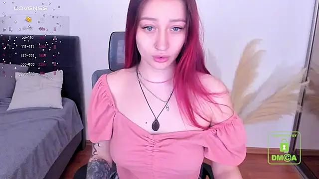 Ariel_Bush from StripChat is Freechat