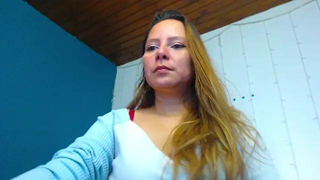 camila_delarosa from StripChat is Freechat