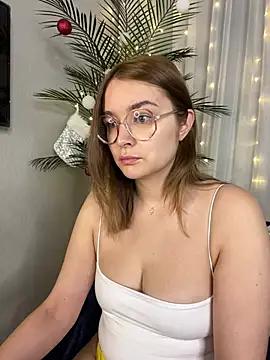 Cute_Karina from StripChat is Freechat