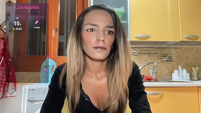 elisabettina02 from StripChat is Freechat