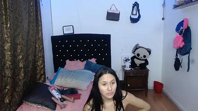 Julieta_jonesss from StripChat is Freechat