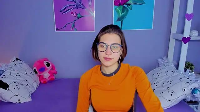 MaryyMiller from StripChat is Freechat