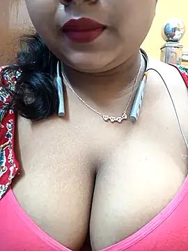 Sophiaboudi from StripChat is Freechat