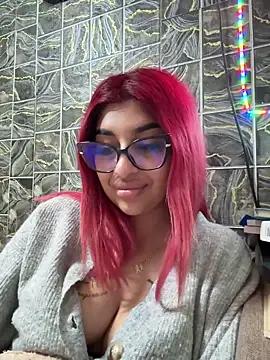 StarFireY from StripChat is Freechat